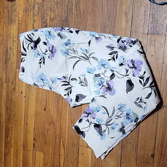 Calvin klein long pants 🌼🪻💐 floral color size 6 99 cotton 2% spandex - Picture 13 of 16